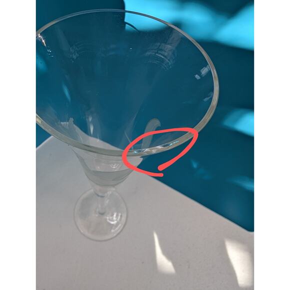 Pepe Le Pew and Penelope Crystal Art Limited Edition Champagne Toasting Flutes - Picture 6 of 6